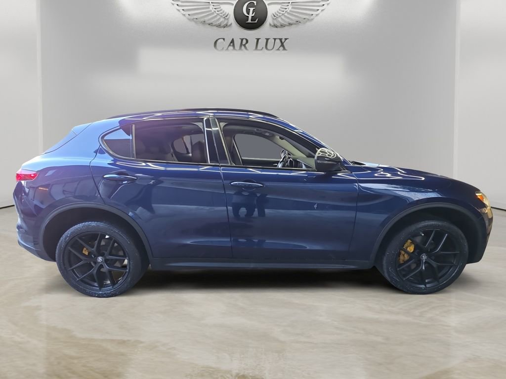 Used 2020 Alfa Romeo Stelvio w/ Nero Edizione image 6