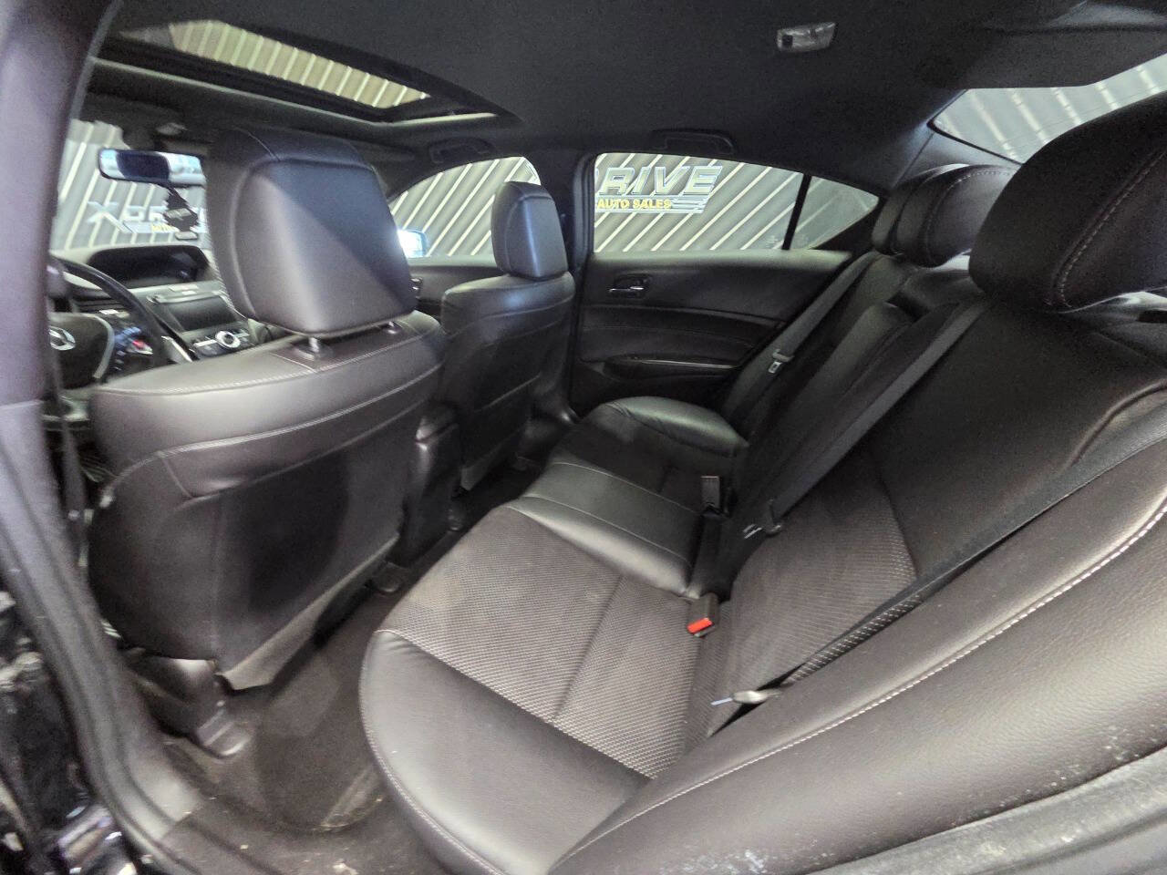 Used 2017 Acura ILX FWD image 29