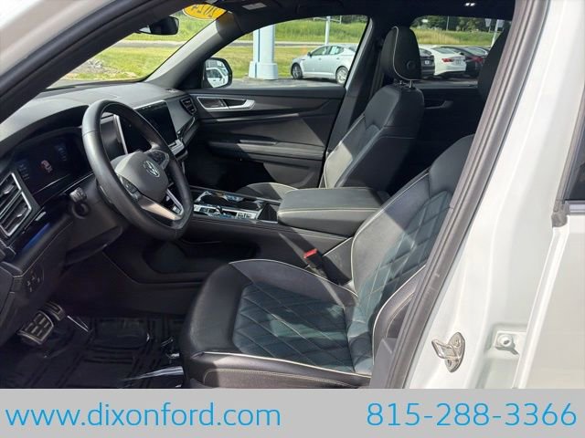 Used 2024 Volkswagen Atlas Cross Sport SEL Premium R-Line AWD/4WD image 10