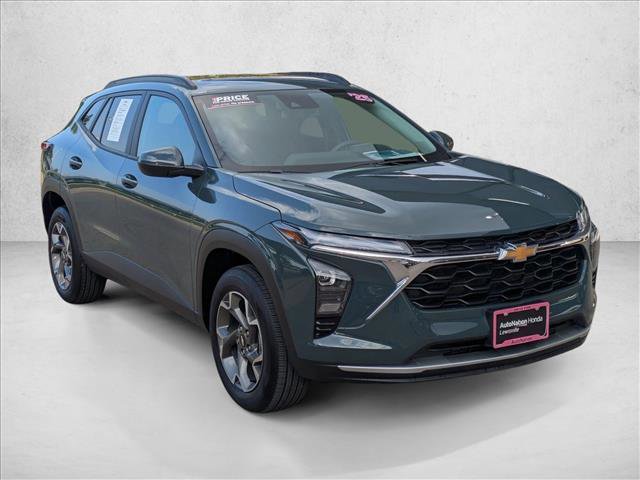 Used 2025 Chevrolet Trax LT FWD video 3