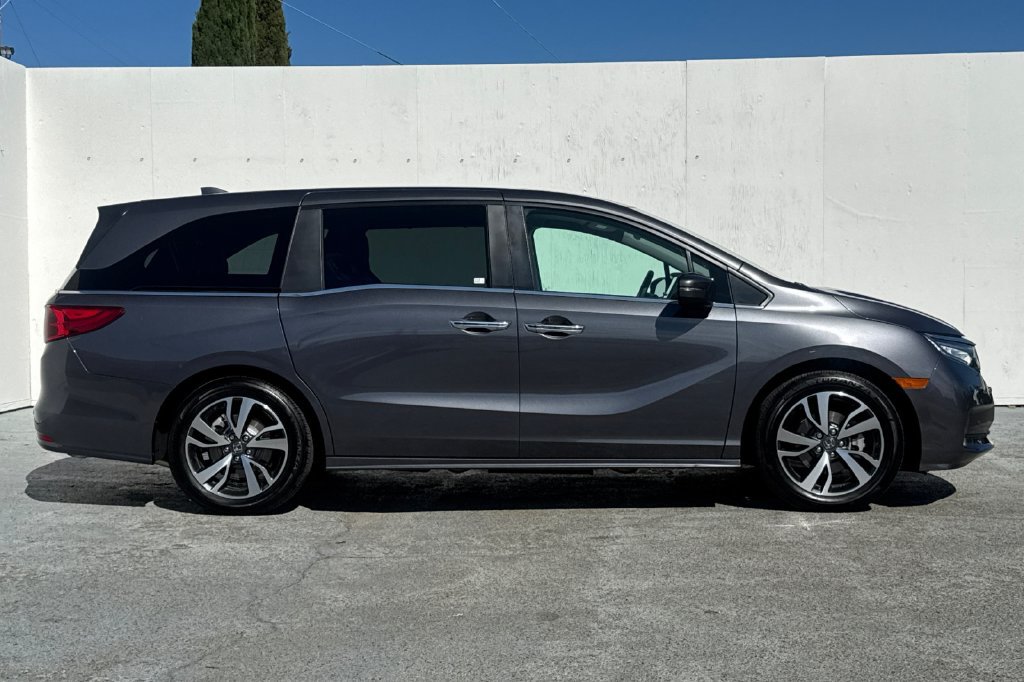 Used 2023 Honda Odyssey Touring image 2