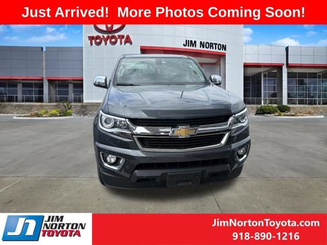 Used 2017 Chevrolet Colorado LT w/ Luxury Package, Chrome AWD/4WD image 2