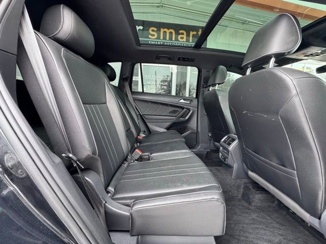 Used 2022 Volkswagen Tiguan SE R-Line image 16