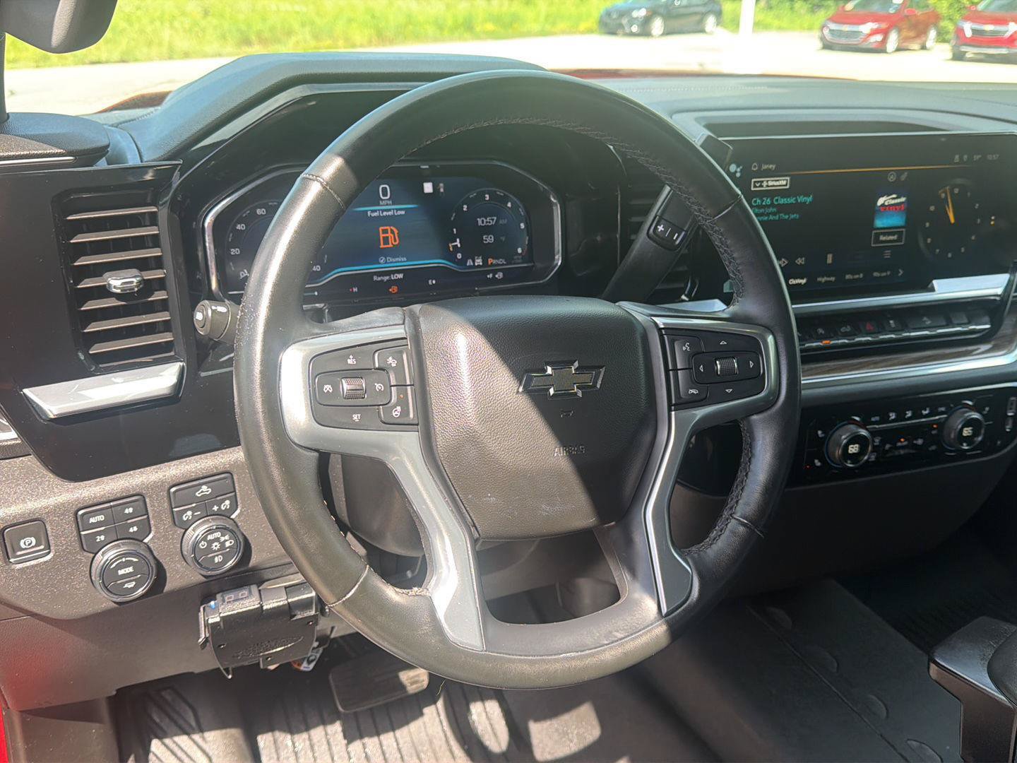 Used 2023 Chevrolet Silverado 1500 RST AWD/4WD image 16