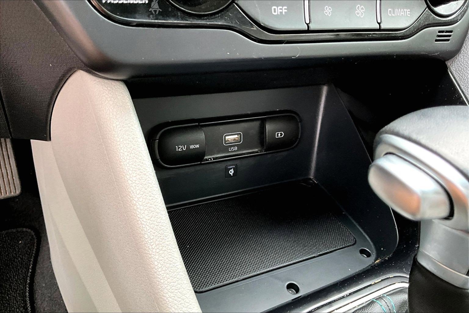 Used 2020 Kia Niro EX Premium image 33