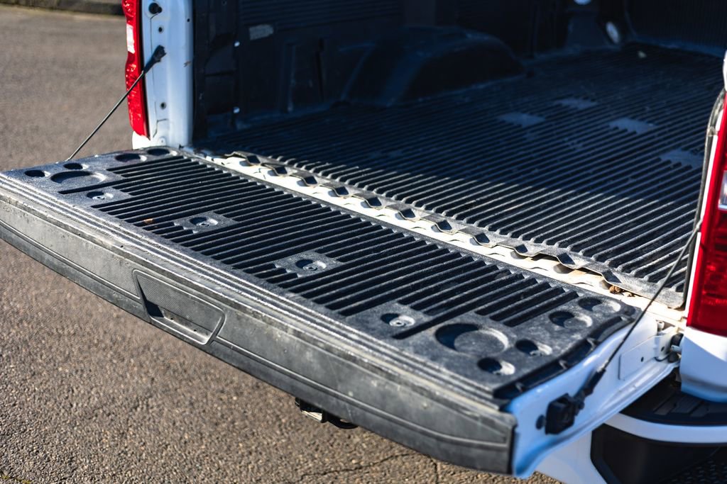 Used 2024 Chevrolet Silverado 3500 LT image 9