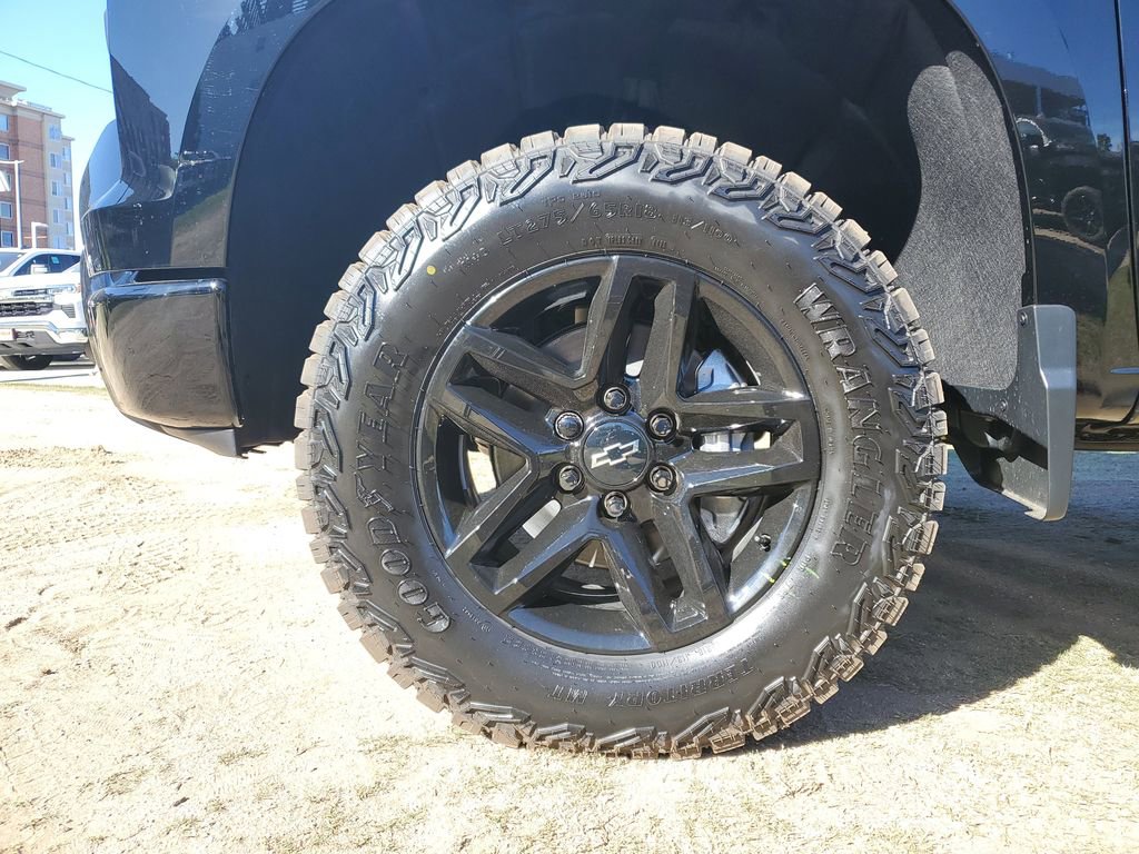 New 2026 Chevrolet Silverado 1500 Custom Trail Boss w/ LPO, Dark Essentials Package image 6