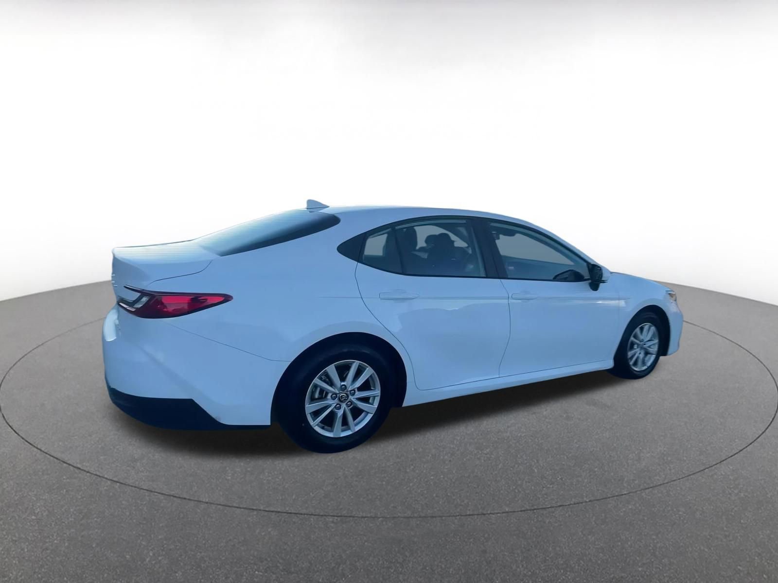 Used 2025 Toyota Camry LE image 15