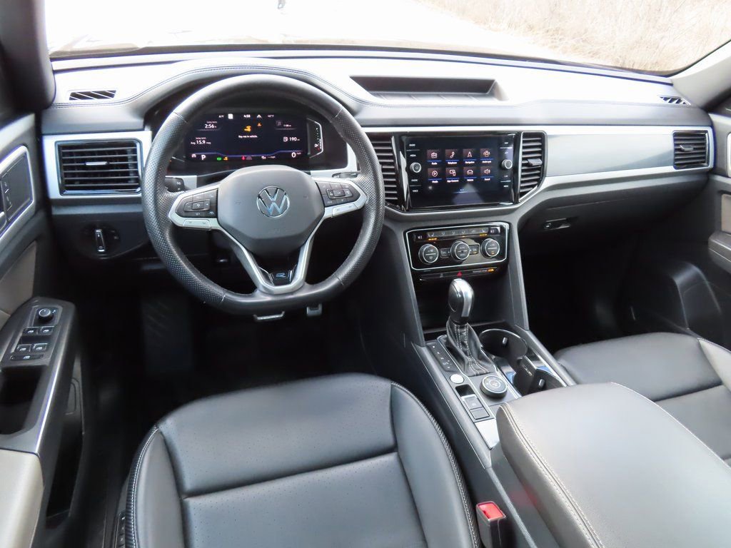 Used 2023 Volkswagen Atlas Cross Sport SEL R-Line image 4