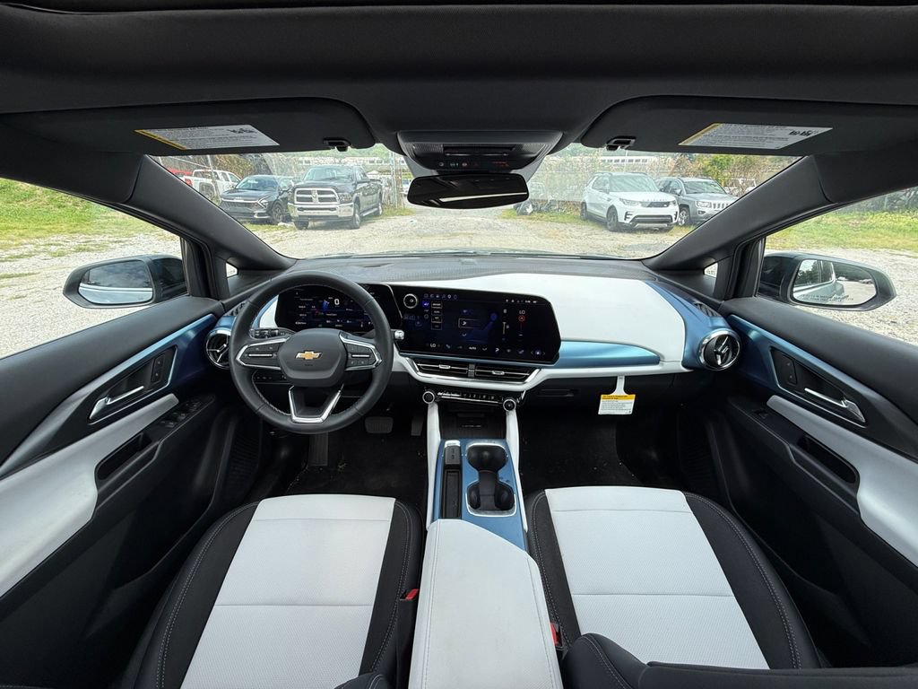New 2026 Chevrolet Equinox EV LT FWD image 23