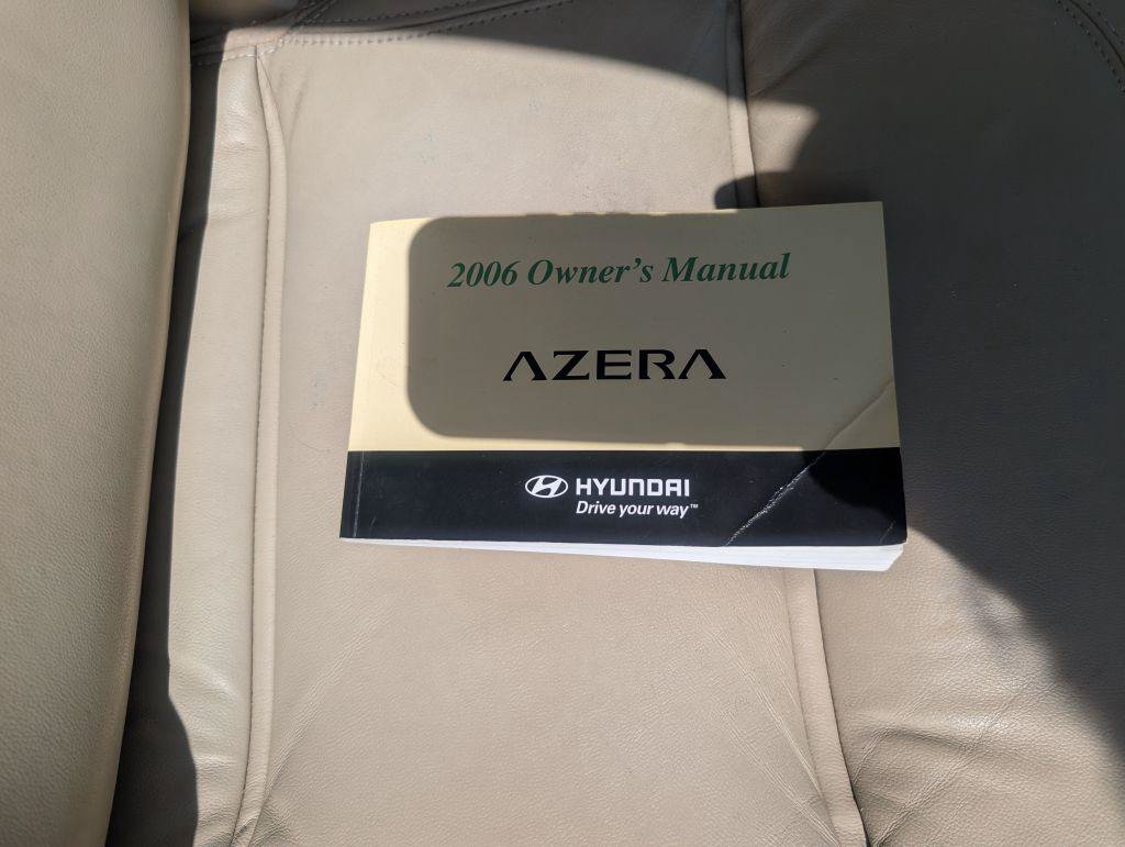 Used 2006 Hyundai Azera Limited FWD image 15