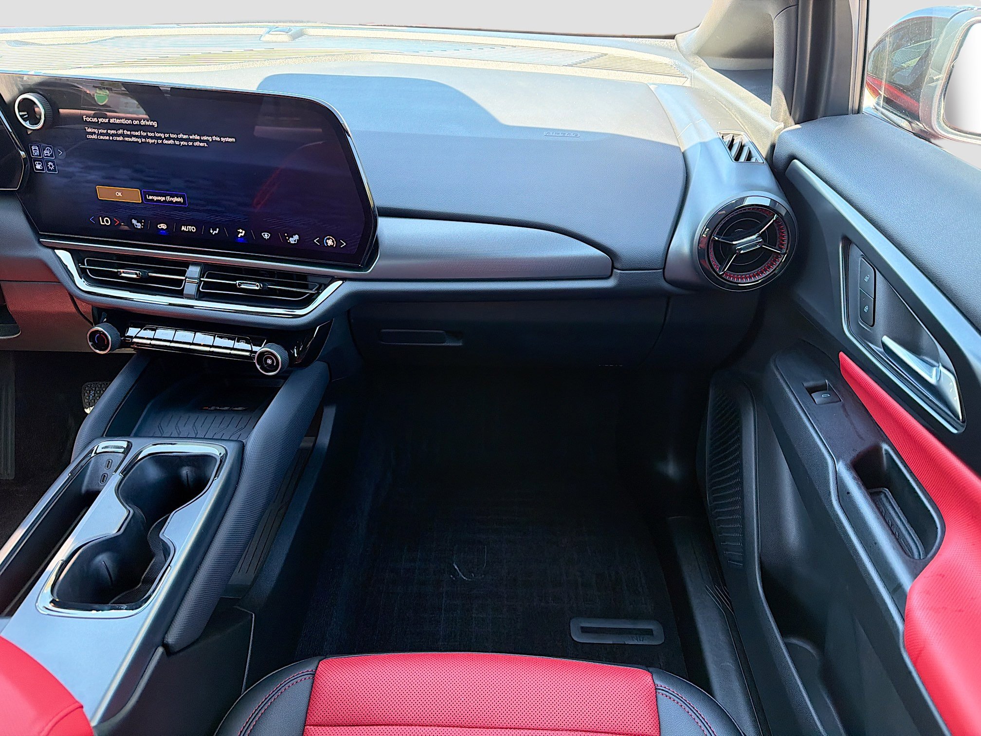 Used 2025 Chevrolet Equinox EV RS image 18