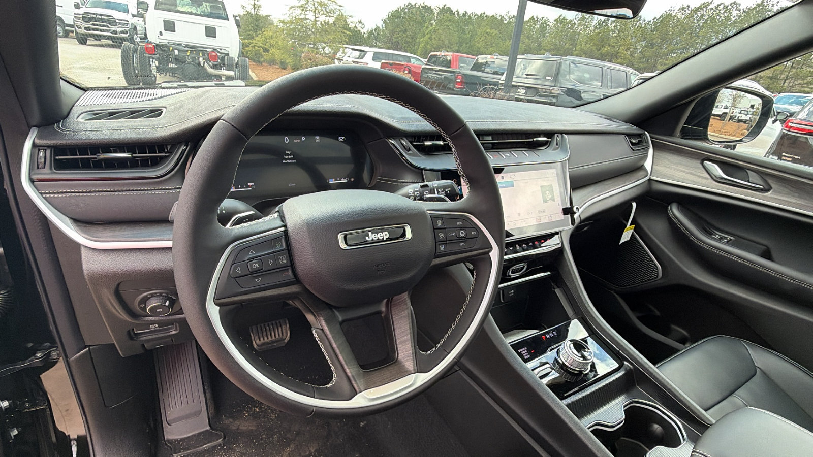 New 2026 Jeep Grand Cherokee L Limited w/ Limited Altitude Package AWD/4WD image 23