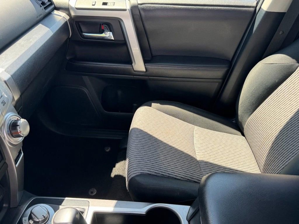 Used 2016 Toyota 4Runner SR5 AWD/4WD image 13