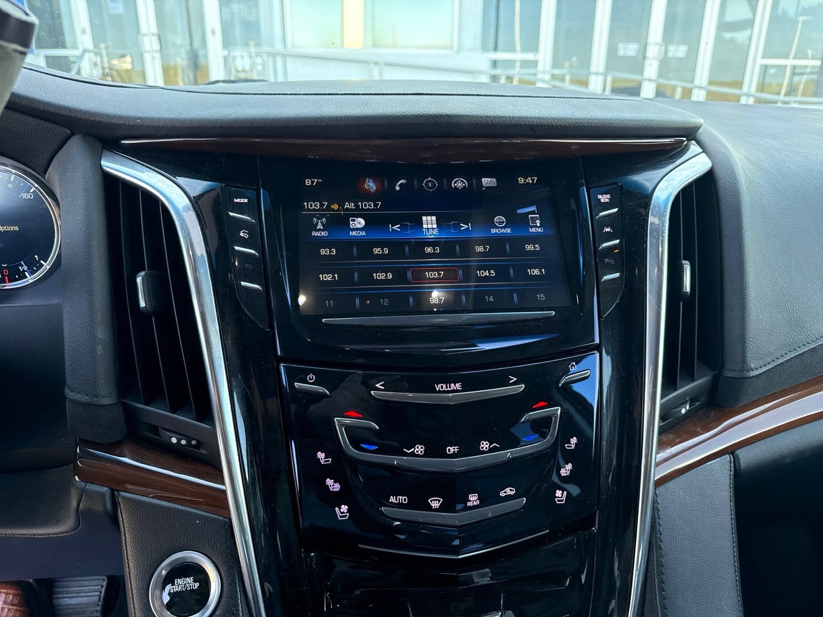 Used 2017 Cadillac Escalade Luxury RWD image 23
