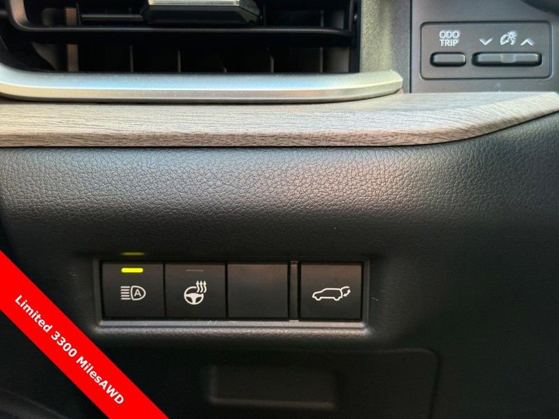 Used 2026 Toyota Grand Highlander Limited image 30