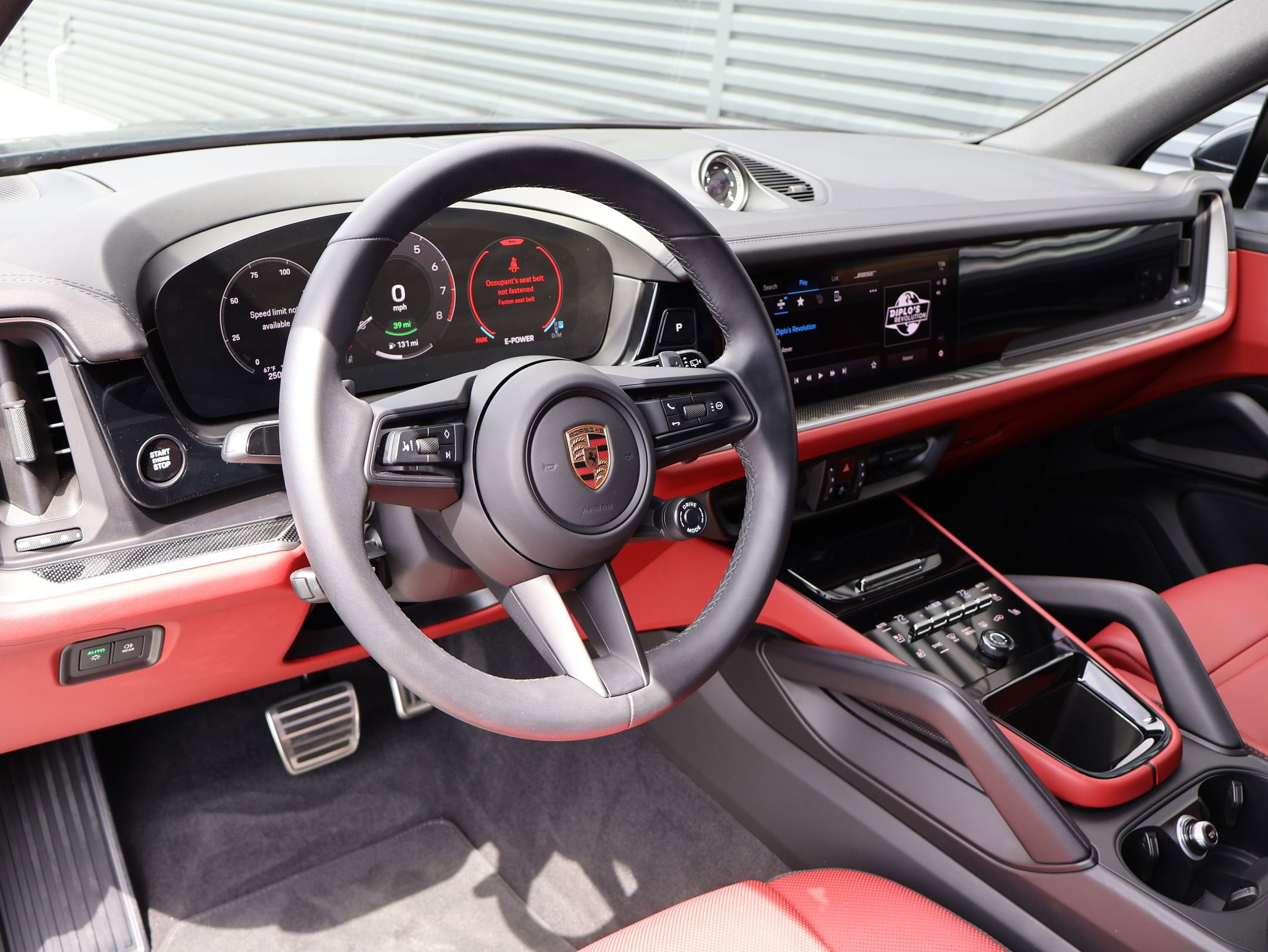 Used 2025 Porsche Cayenne E-Hybrid image 4