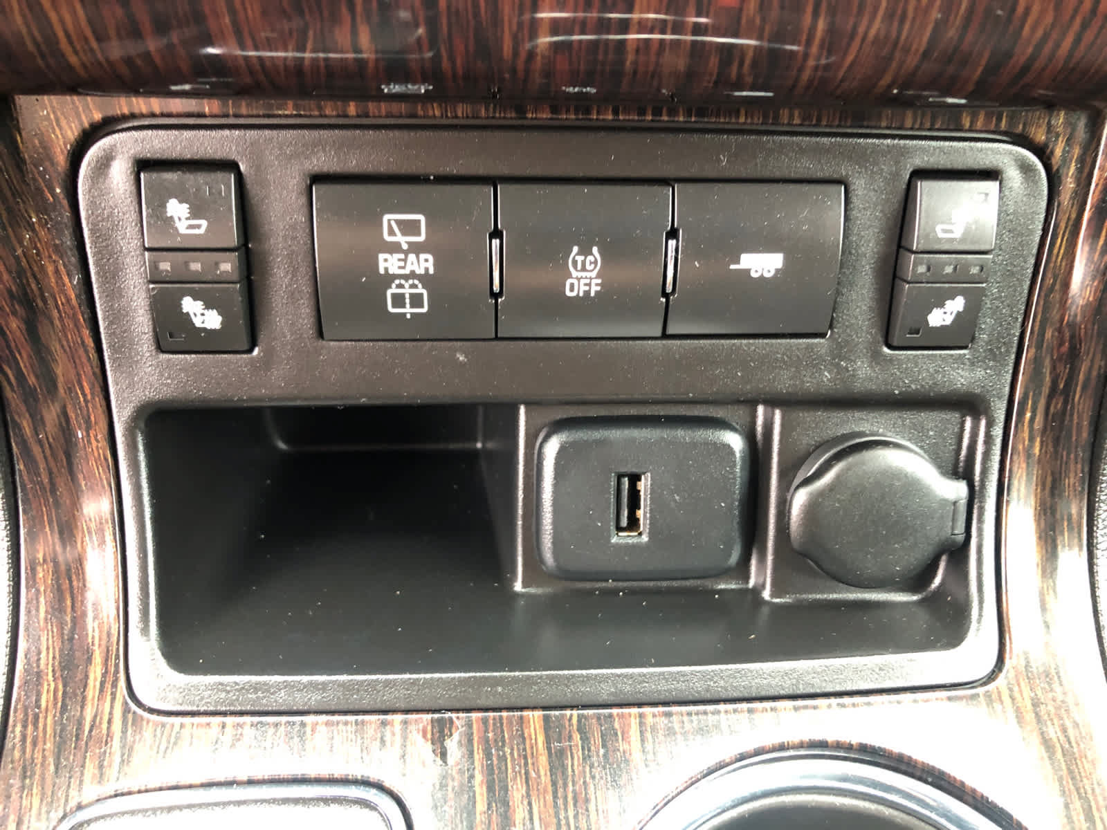 Used 2015 Chevrolet Traverse LT w/ Style and Technology Package FWD image 14