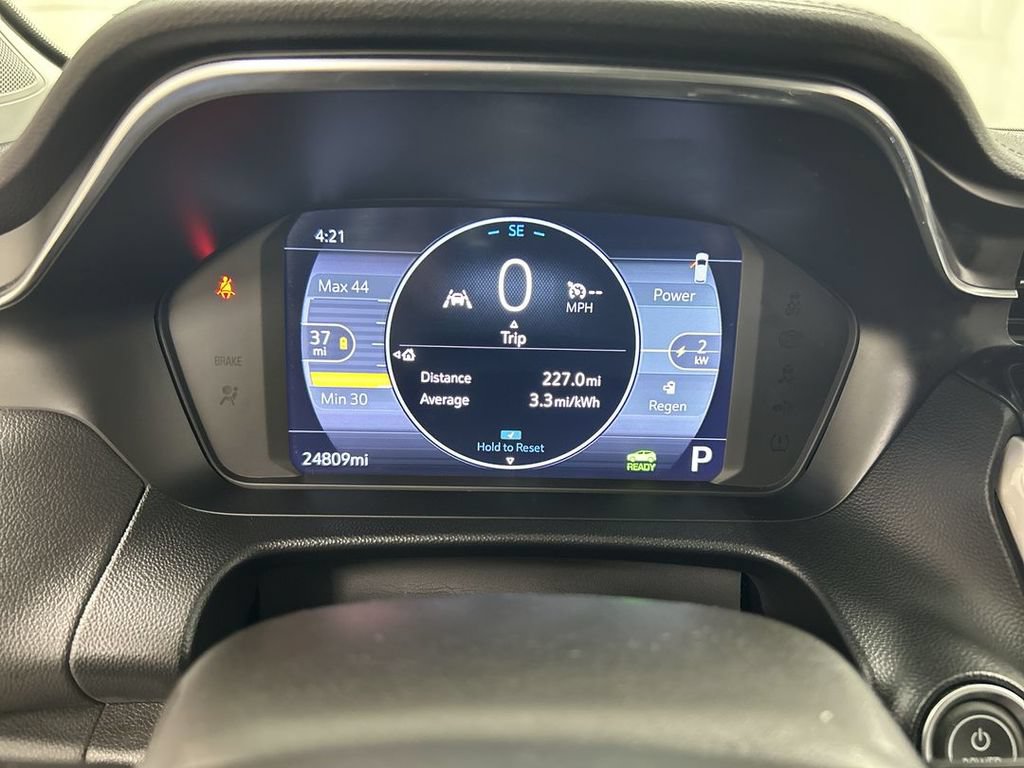 Used 2022 Chevrolet Bolt EUV LT w/ Comfort Package FWD image 13