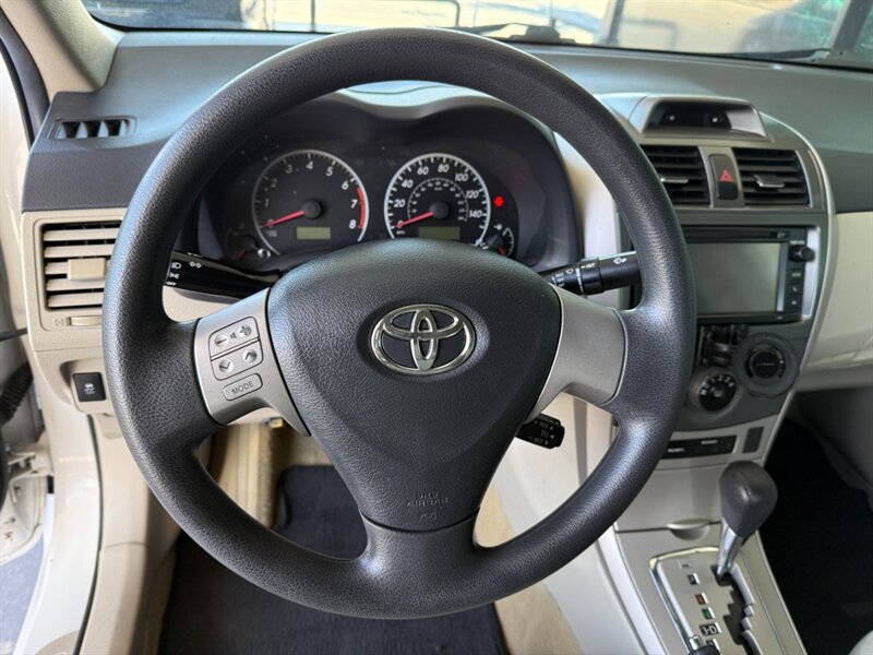 Used 2013 Toyota Corolla LE FWD image 19