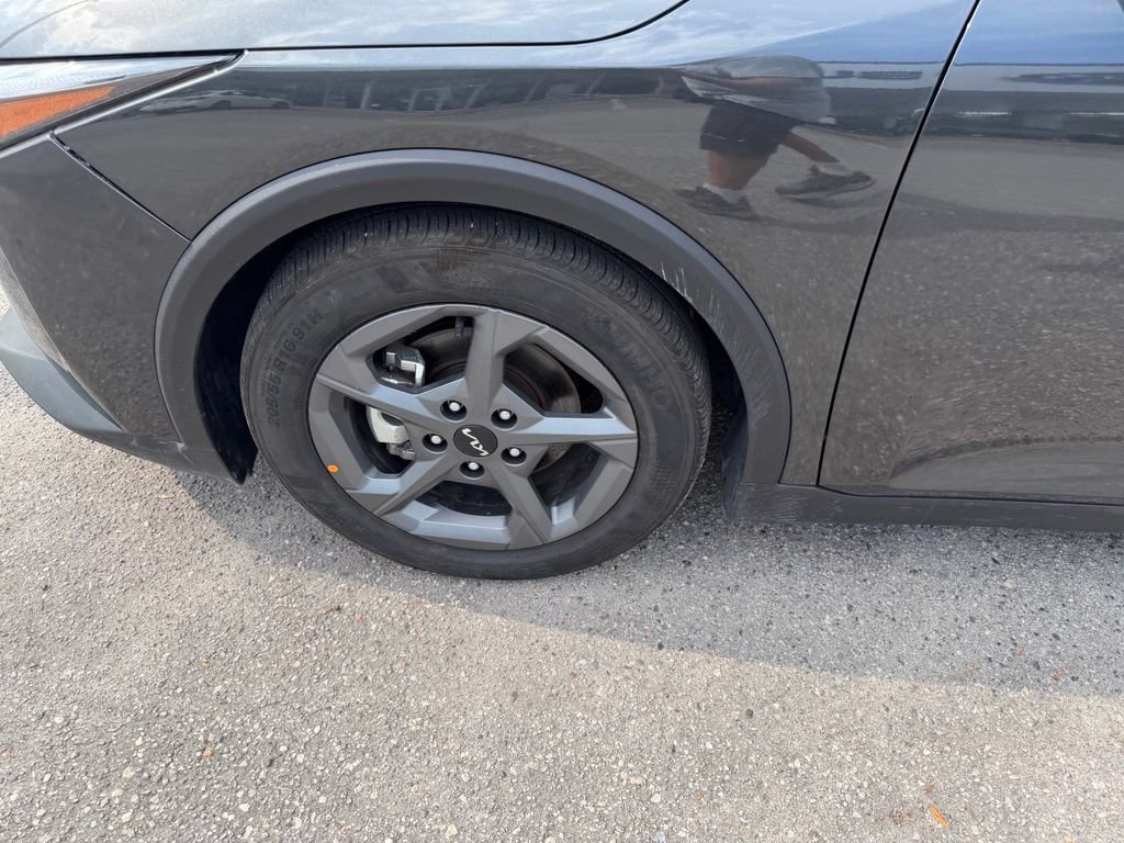 Used 2025 Kia K4 FWD image 9