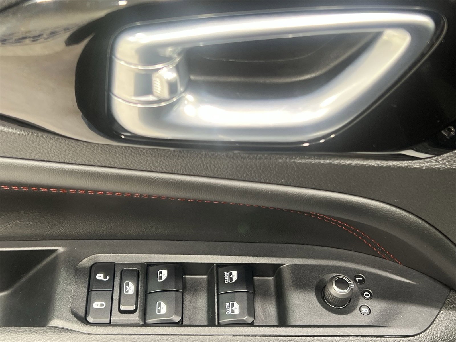 Used 2024 Jeep Compass Trailhawk image 13