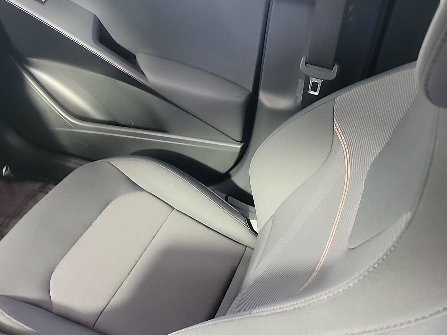 Used 2025 Kia Niro LX FWD image 22