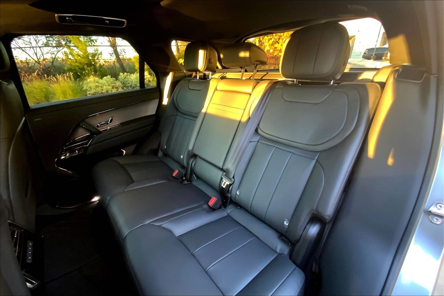 Used 2024 Land Rover Range Rover Sport SE image 20