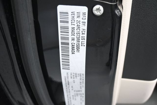 Used 2024 Chrysler Pacifica Limited FWD image 18