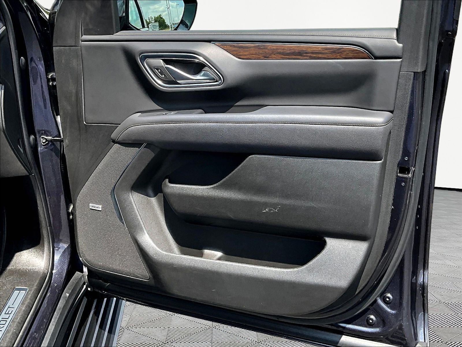 Used 2023 Chevrolet Tahoe Premier w/ Advanced Technology Package AWD/4WD image 29