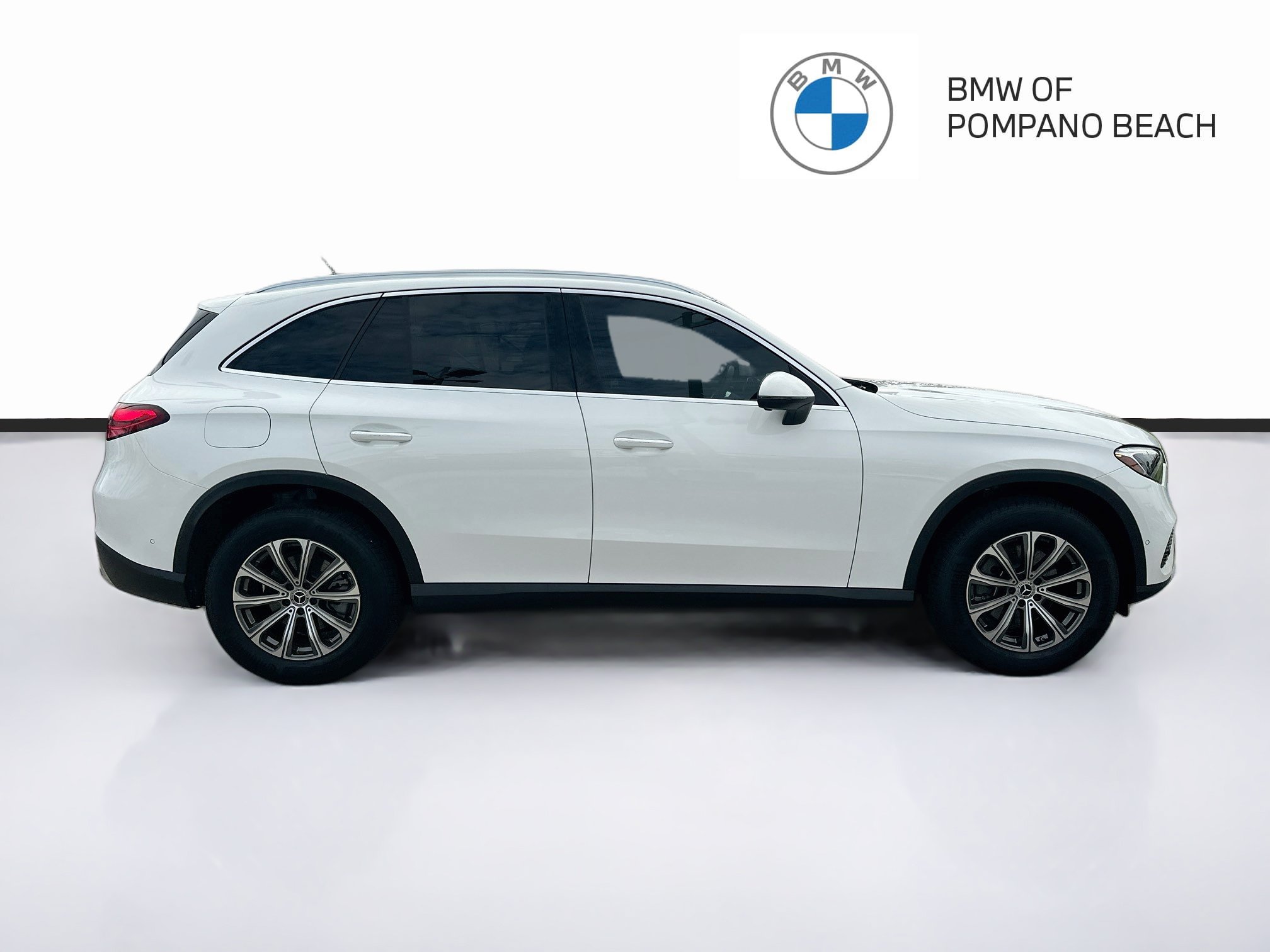 Used 2025 Mercedes-Benz GLC 300 4MATIC image 8