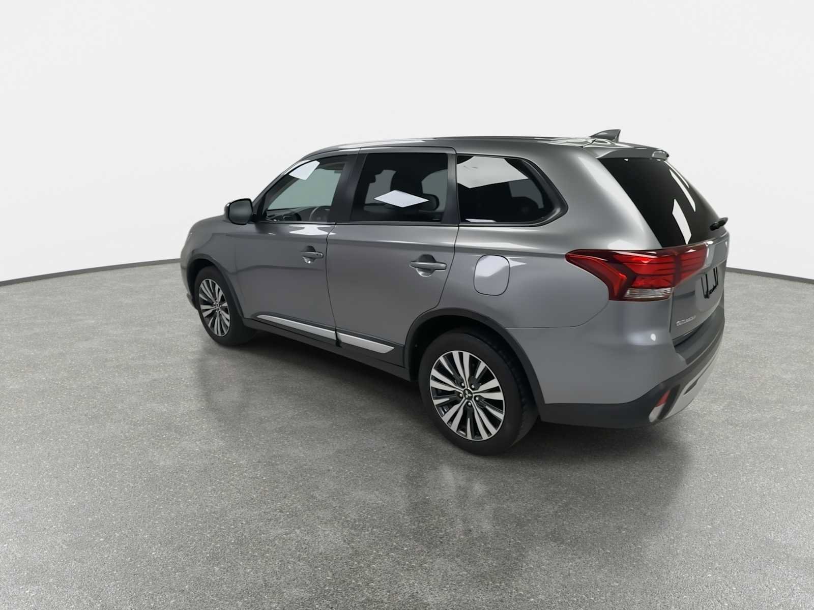 Used 2020 Mitsubishi Outlander SE AWD/4WD image 6