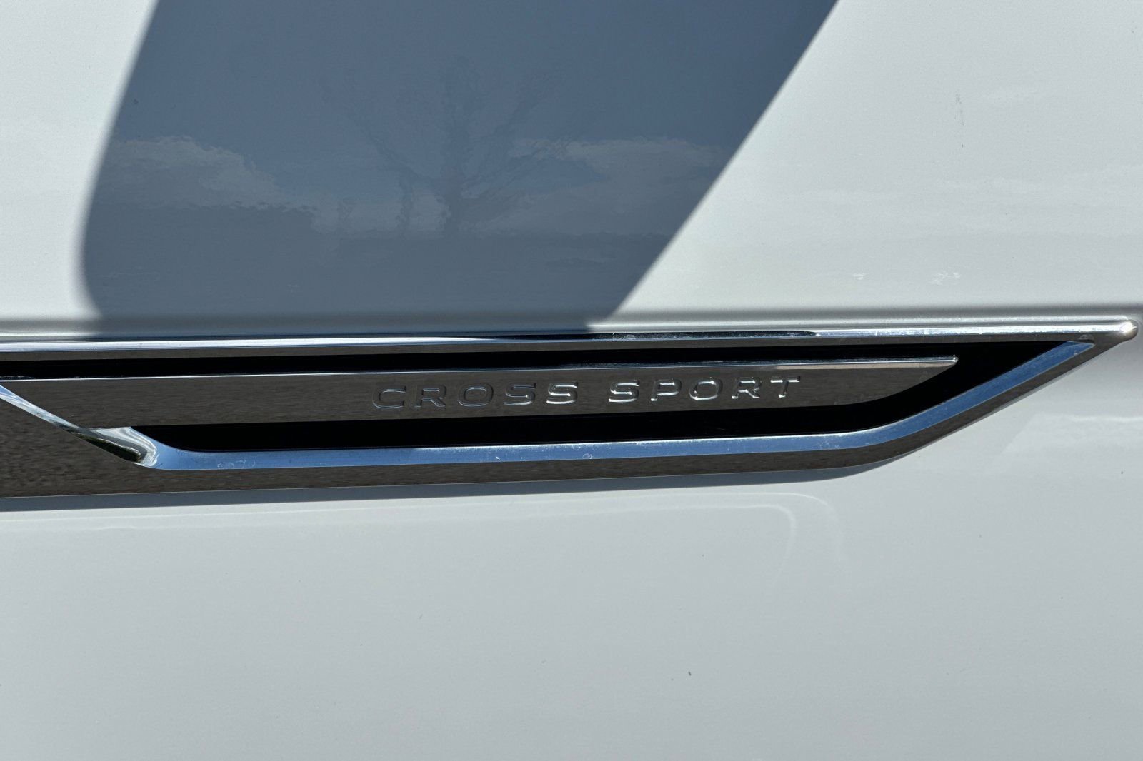 Used 2025 Volkswagen Atlas Cross Sport SE image 32