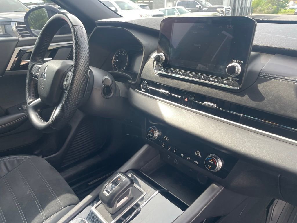 Used 2022 Mitsubishi Outlander SE FWD image 28