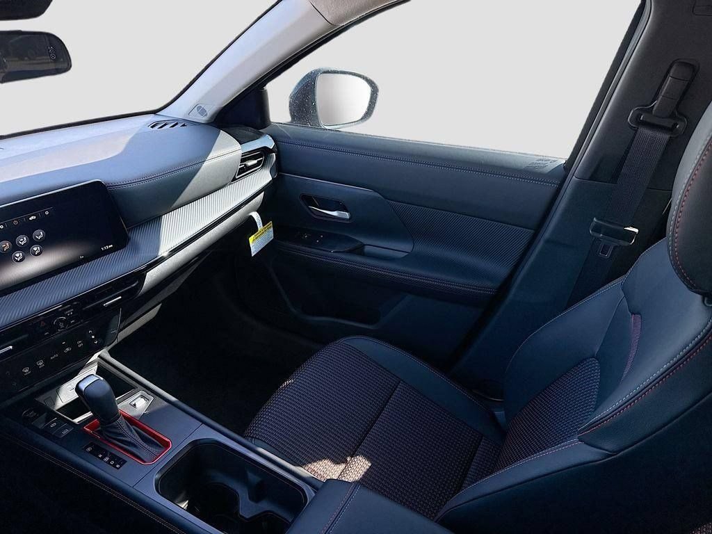 New 2026 Nissan Kicks SR w/ Illumination Package FWD image 21