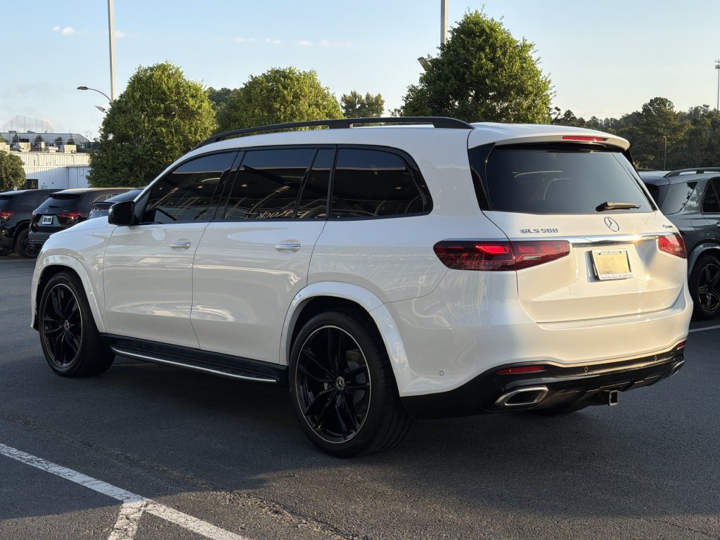 Used 2025 Mercedes-Benz GLS 580 4MATIC image 5