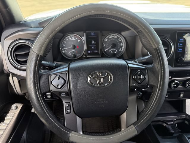 Used 2017 Toyota Tacoma TRD Sport w/ Tow Package (A/T) AWD/4WD image 12