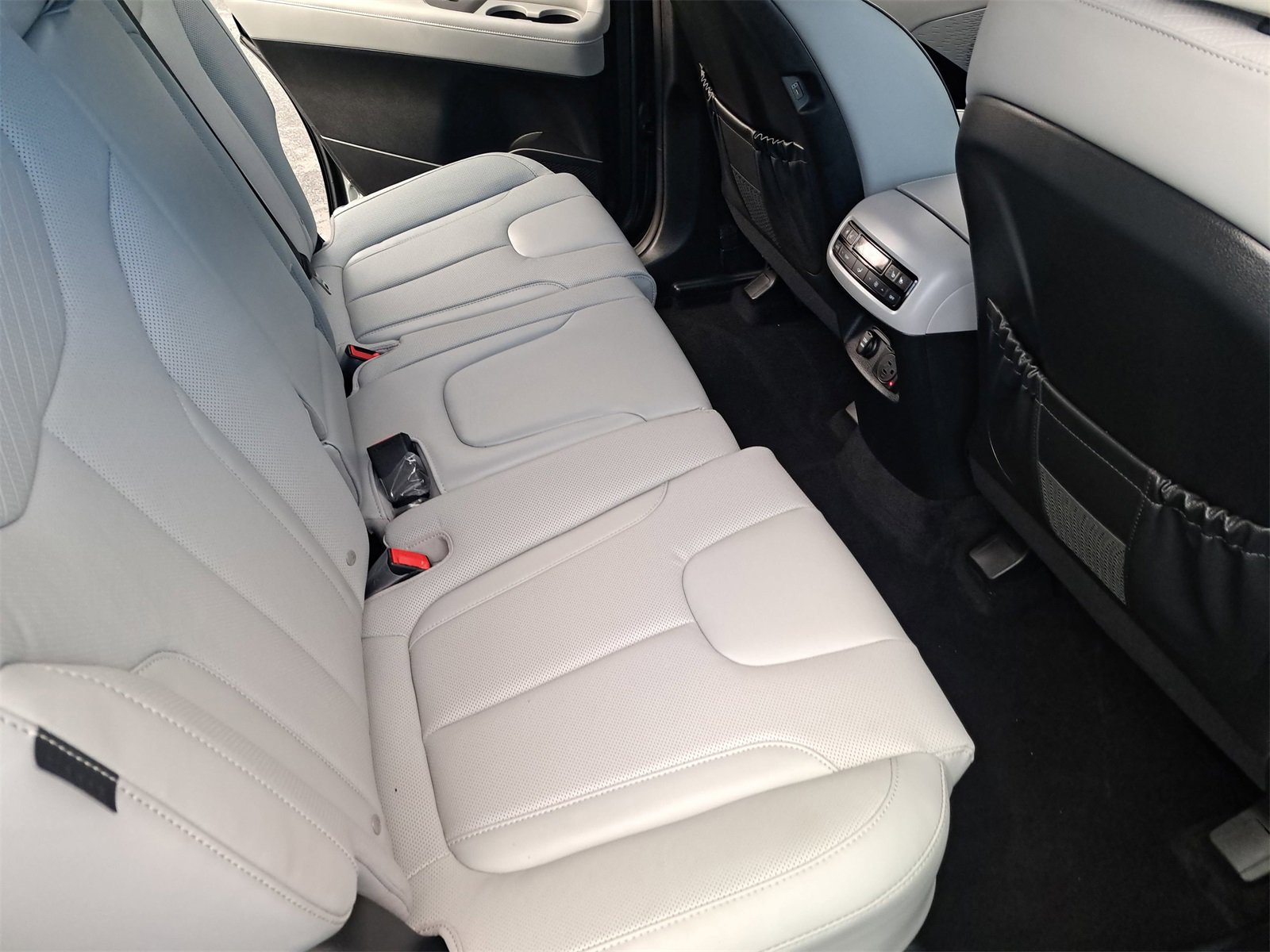 Used 2024 Hyundai Palisade SEL image 11