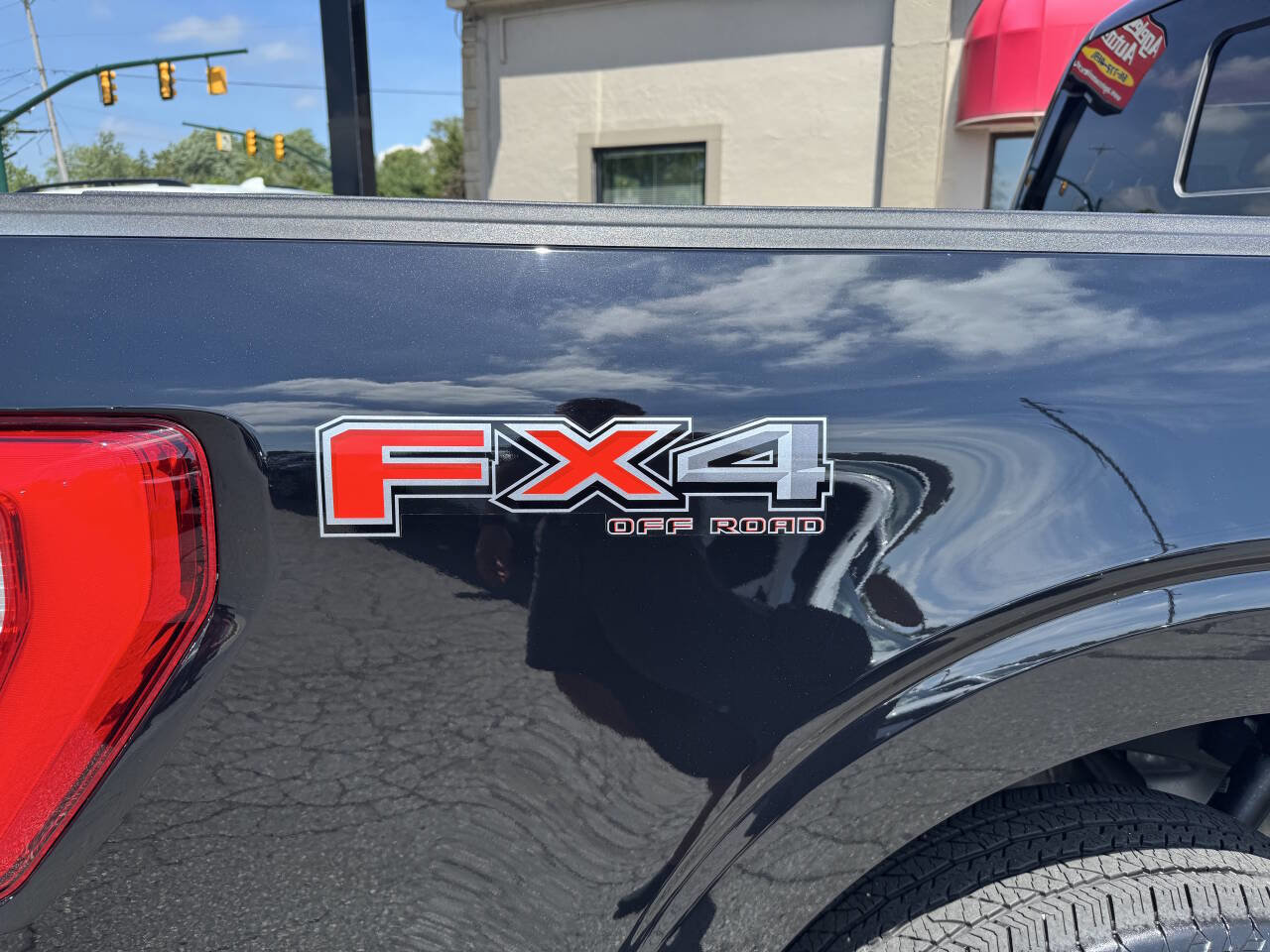 Used 2023 Ford F150 Platinum w/ FX4 Off-Road Package image 21