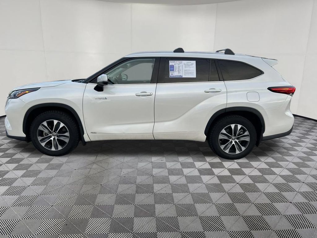 Used 2020 Toyota Highlander XLE AWD/4WD image 4