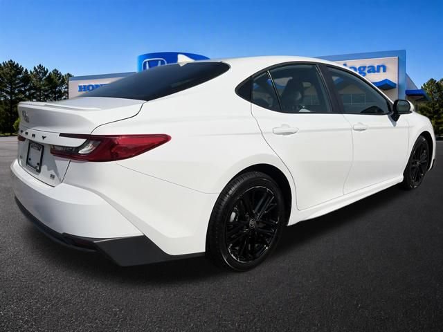 Used 2025 Toyota Camry SE FWD video 3