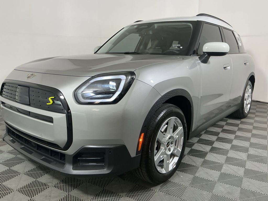 Certified 2025 MINI Cooper Countryman SE AWD/4WD image 2