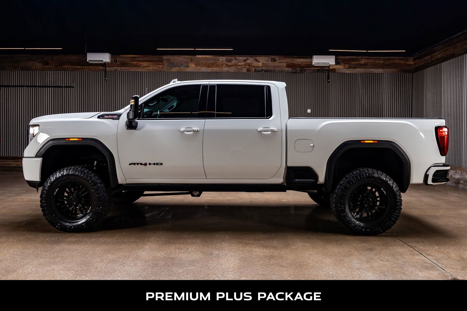 Used 2021 GMC Sierra 2500 AT4 w/ AT4 Premium Plus Package AWD/4WD image 6