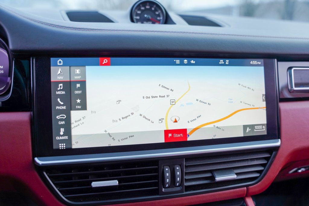 Used 2021 Porsche Cayenne GTS image 30