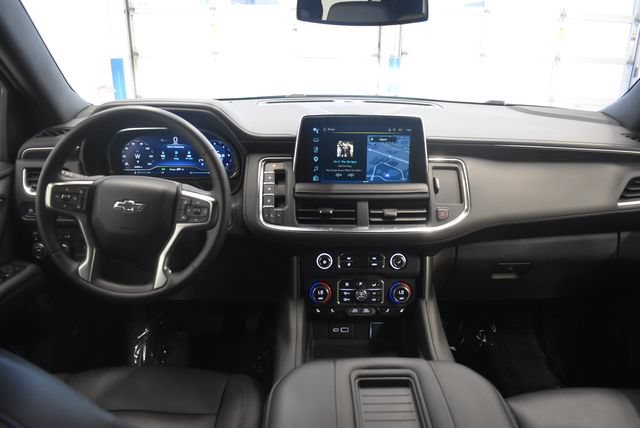Used 2024 Chevrolet Tahoe Z71 w/ Luxury Package AWD/4WD image 5