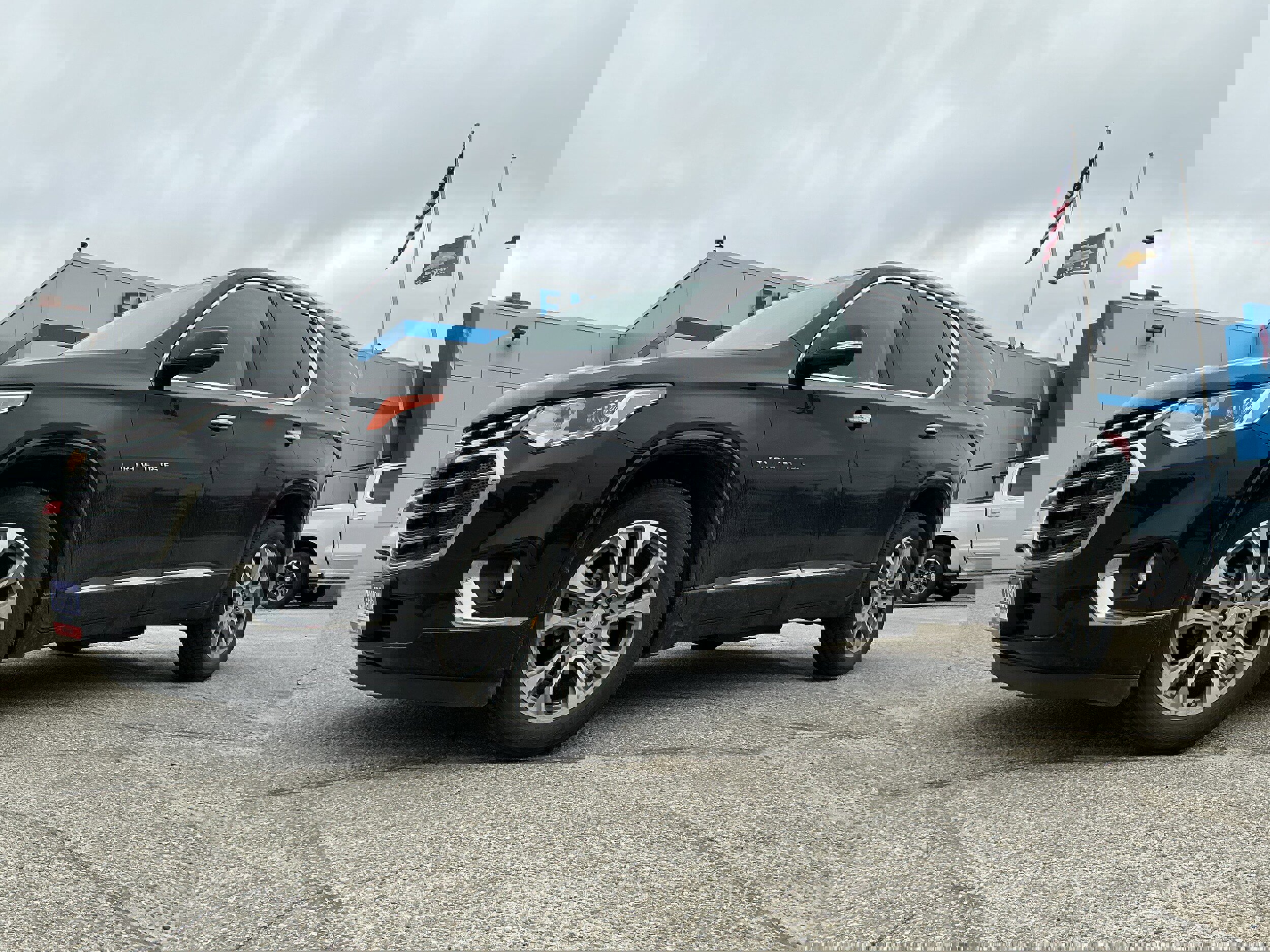 Used 2020 Chevrolet Traverse Premier image 2