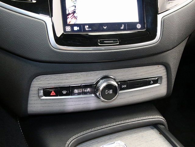 Used 2024 Volvo XC90 T8 Ultimate w/ Protection Package Premier image 23