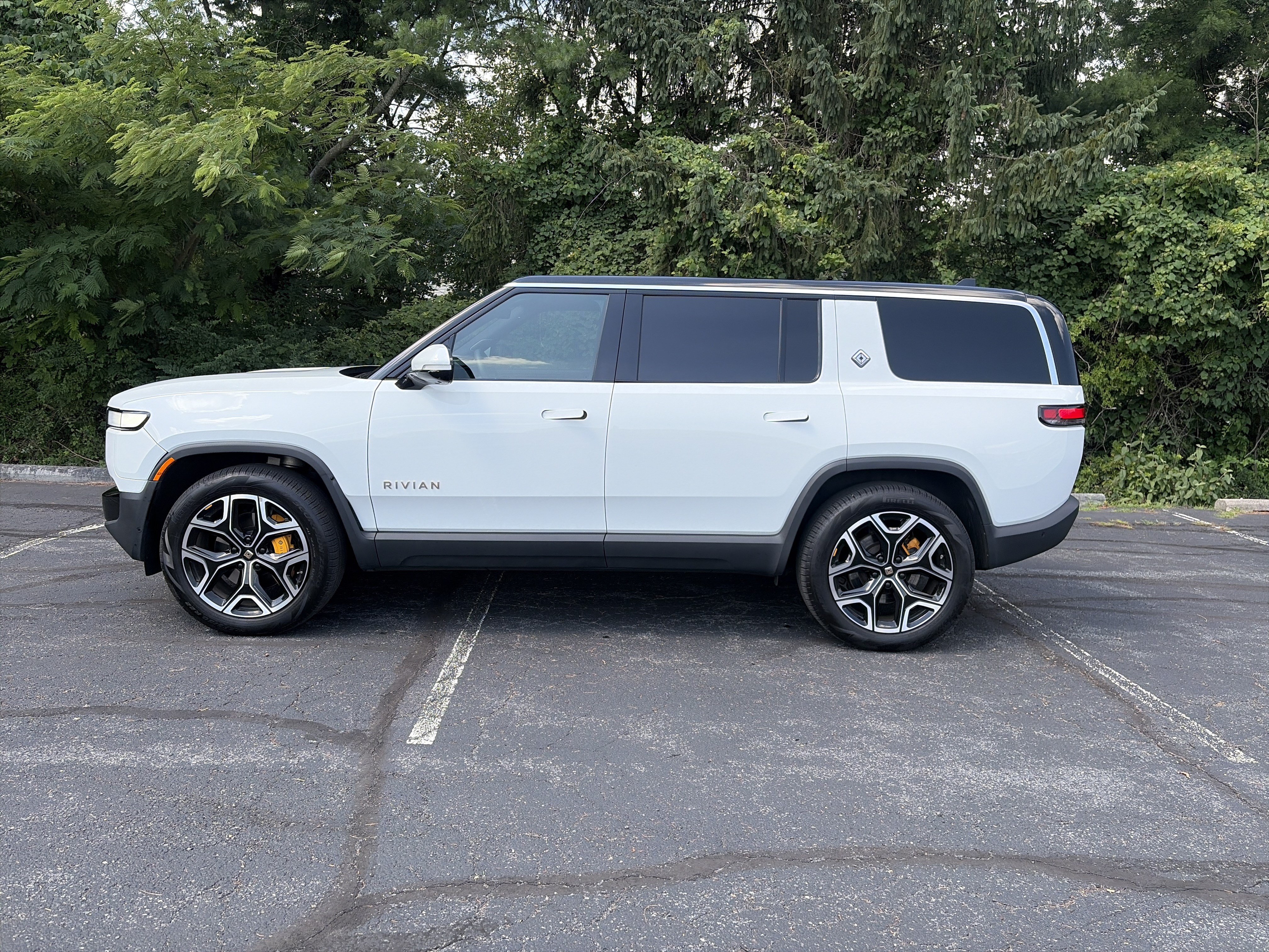 Used 2022 Rivian R1S Launch Edition AWD/4WD image 8