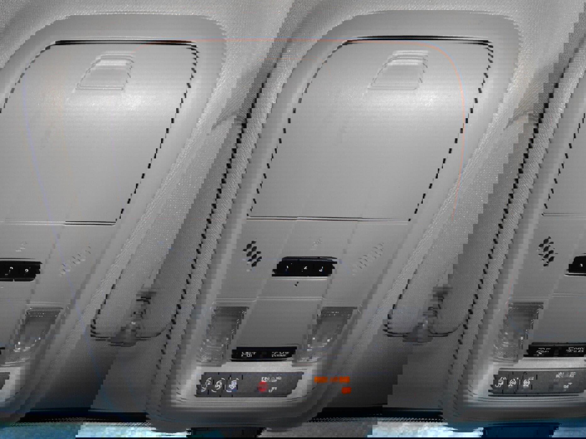 Used 2019 Chevrolet Equinox LT w/ Driver Convenience Package image 14