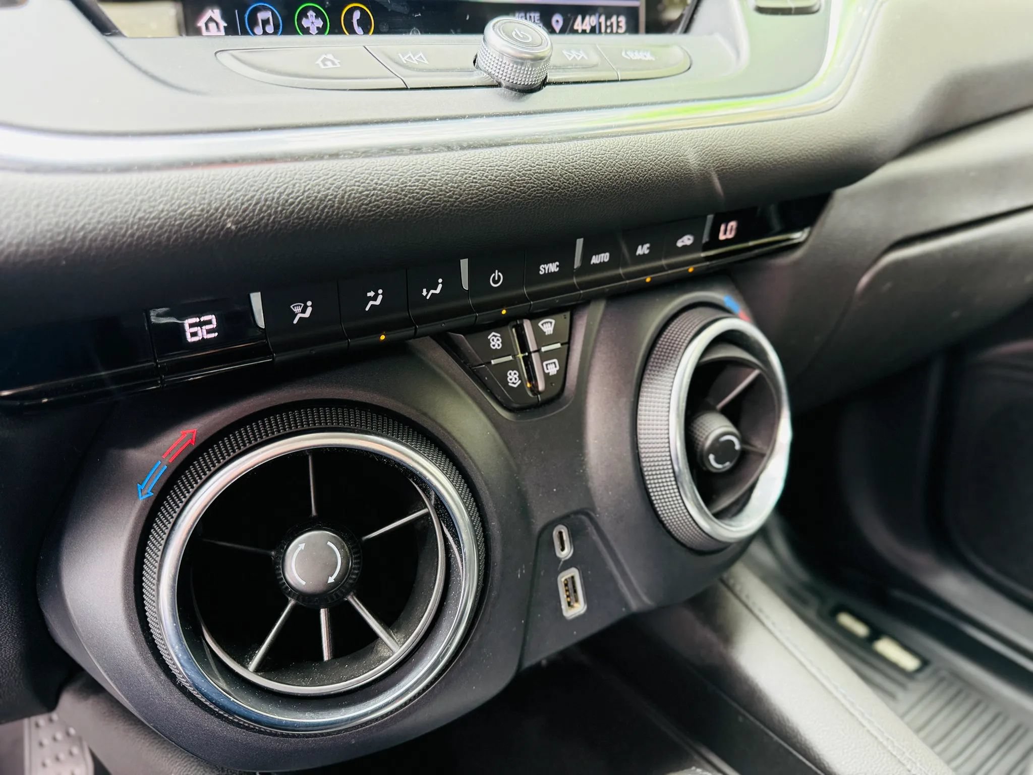 Used 2019 Chevrolet Blazer LT FWD image 38